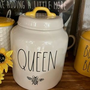 Rae dunn queen bee cannister